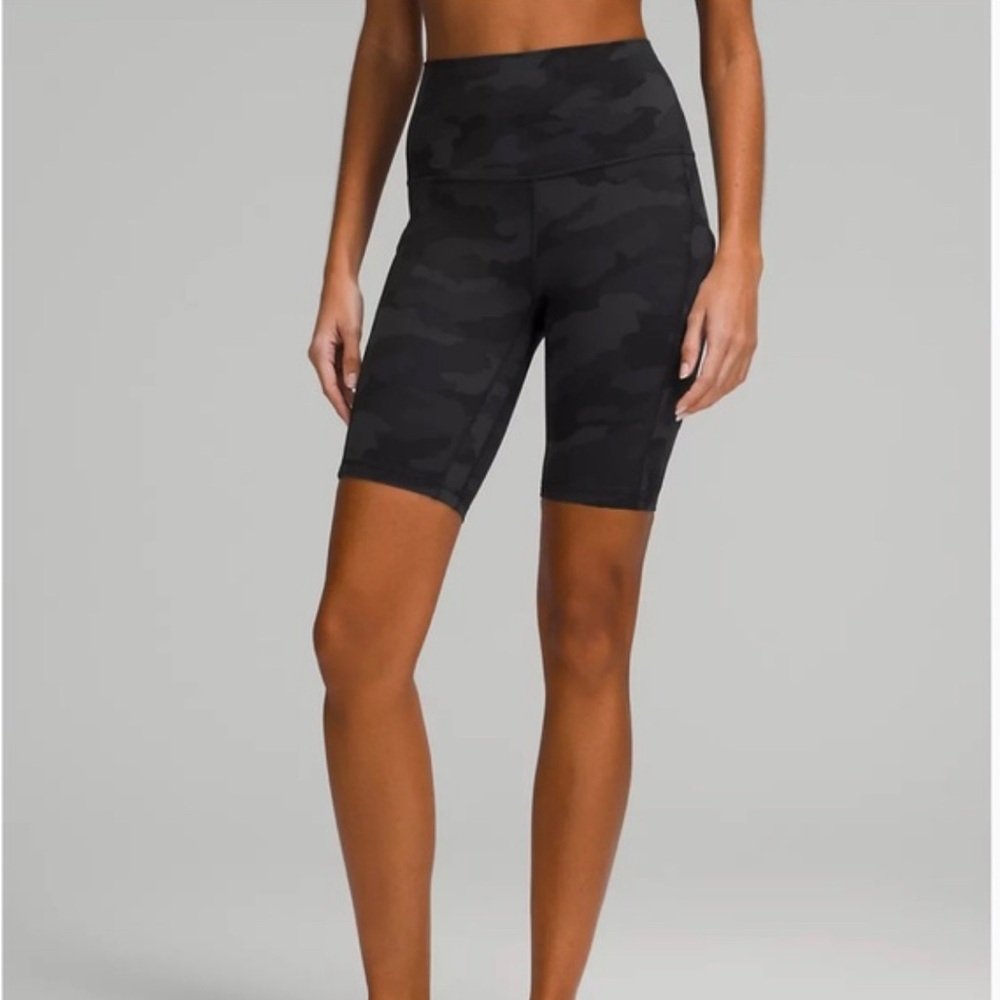 NWT LULULEMON ALIGN 8” BIKER SHORT WITH POCKETS